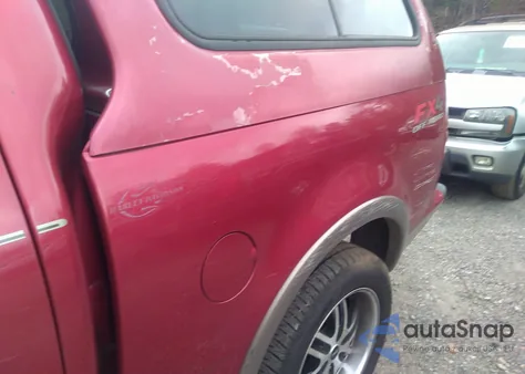 2003 Ford F-150 Lariat/Xlt из США, поврежденный, VIN 1FTRW08L33KD72381